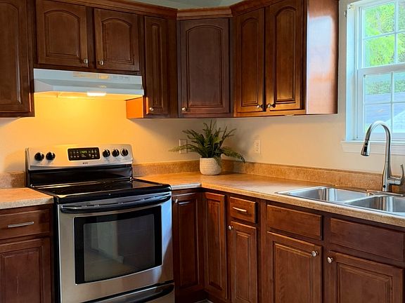 3rd image of 327 S Pickwick Ave #B