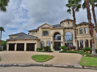 2110 Diamond Springs Dr, Houston, TX 77077