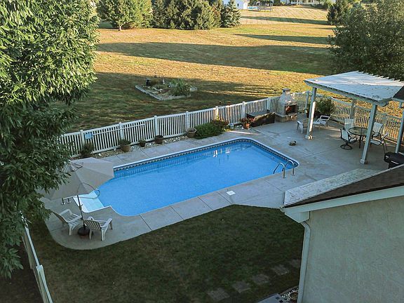 5th image of 1855 E Glenhurst Dr NW