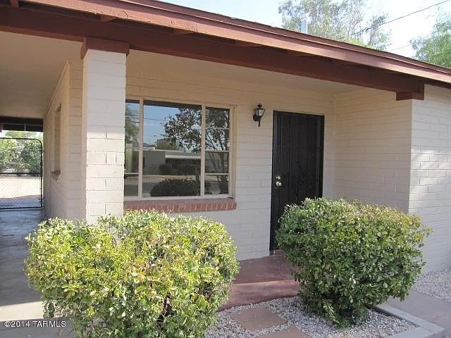2 bed, 1.0 bath, 932 sqft, $1,450 — Photo 3