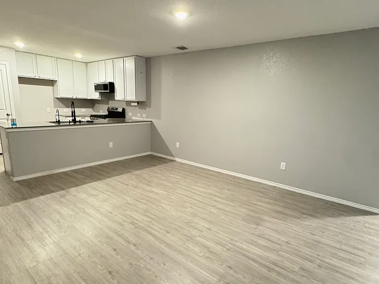 6855 Burgess Rdg — Photo 10