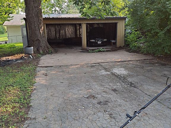 2nd image of 144 Elmgrove Ave