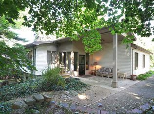 201 Hyeholde Dr, Coraopolis, PA 15108