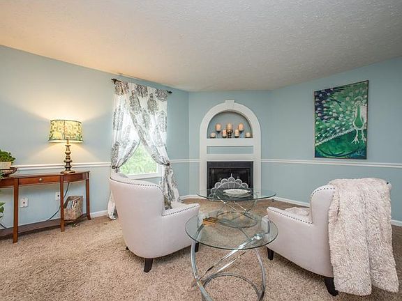 4th image of 766 Sunset Cir