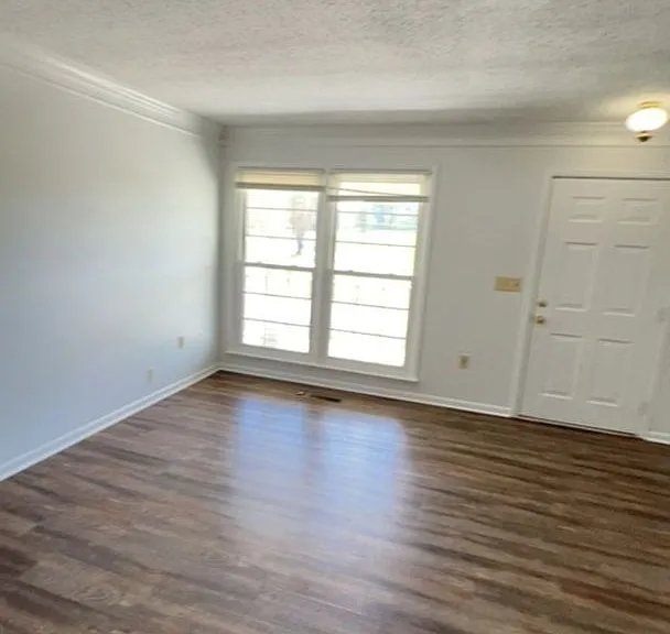 765 Bluffview Dr — Photo 11