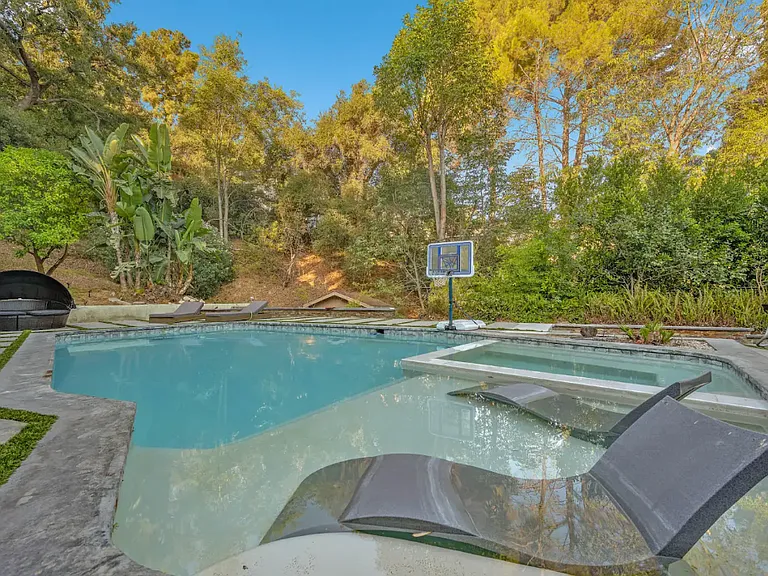 3217 Oakley Dr — Photo 10