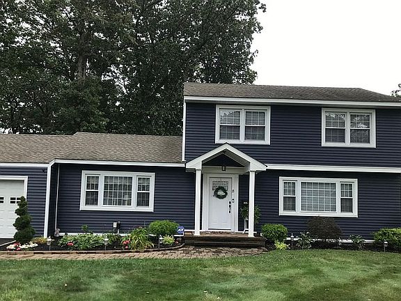 2nd image of 13 Tall Oaks Dr