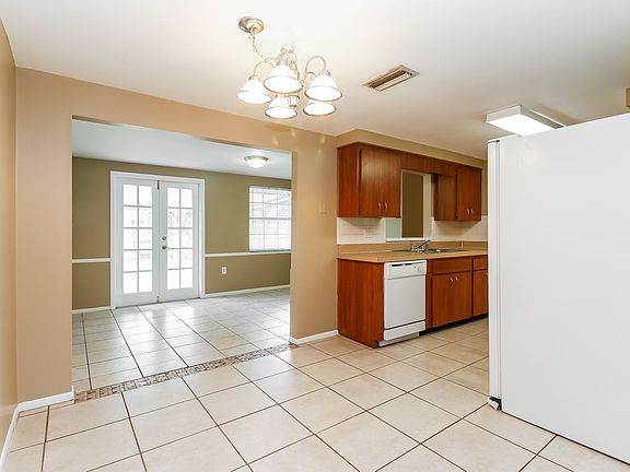 5th image of 4045 Dyer Ln
