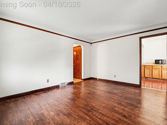 4th image of 20022 Hanna Street