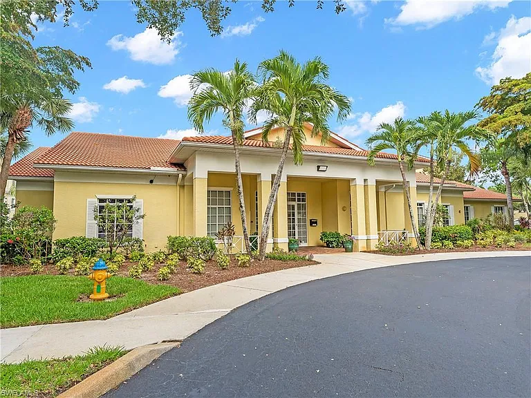 8274 Key Royal Cir #1033 — Photo 25