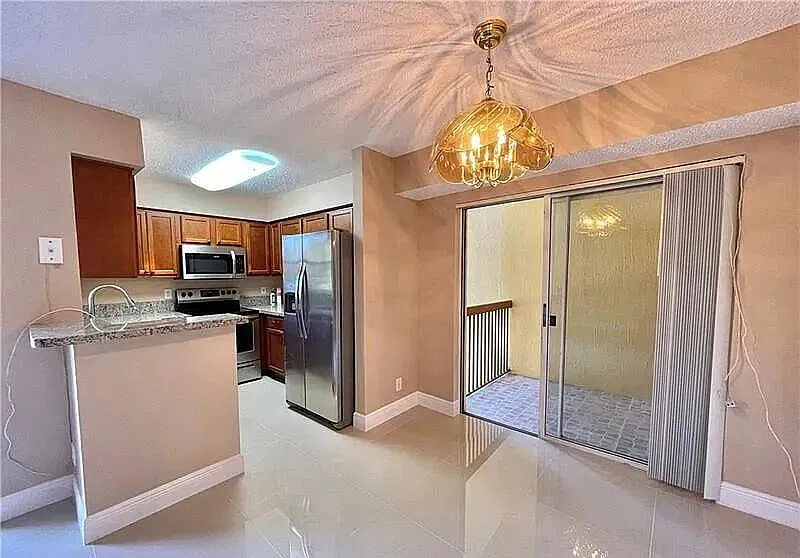 7660 Westwood Dr — Photo 4