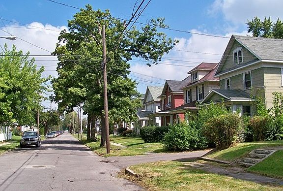 4th image of 478 Olney Ave