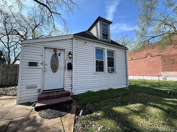 2108 Chippewa St, Saint Louis, MO 63118