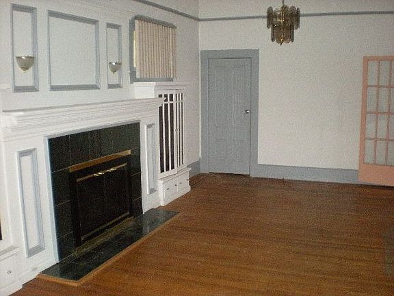 3rd image of 306 Miller Ave