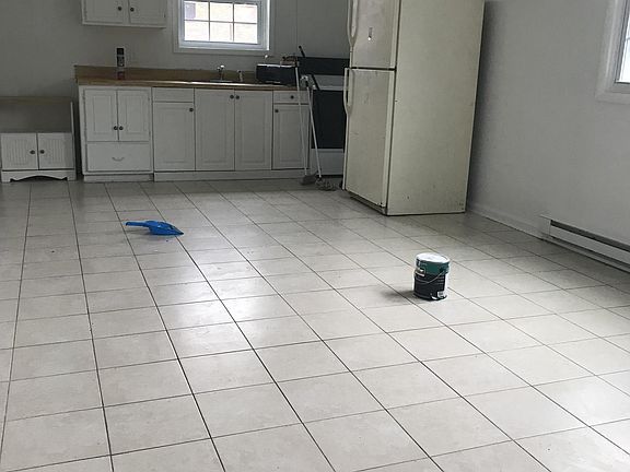 mainroom/kitchen