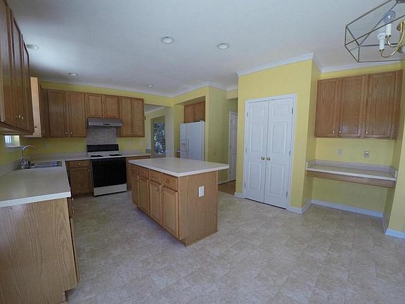 5th image of 8203 Green Ice Dr