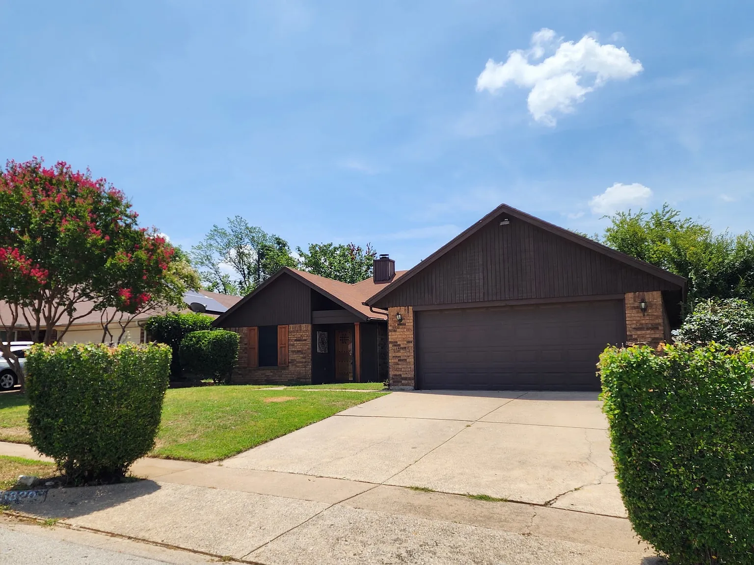 3 bed, 1298 sqft, $2,000 — Photo 2