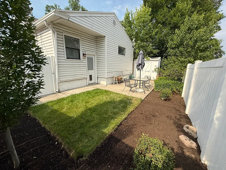 909 E Crandall Ave — Photo 20