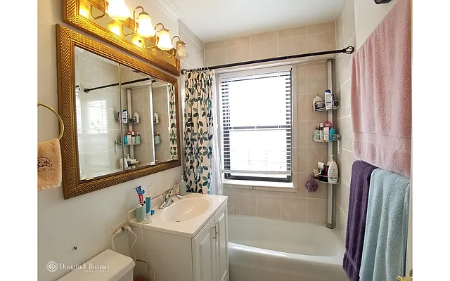 Rented by Douglas Elliman | media 37