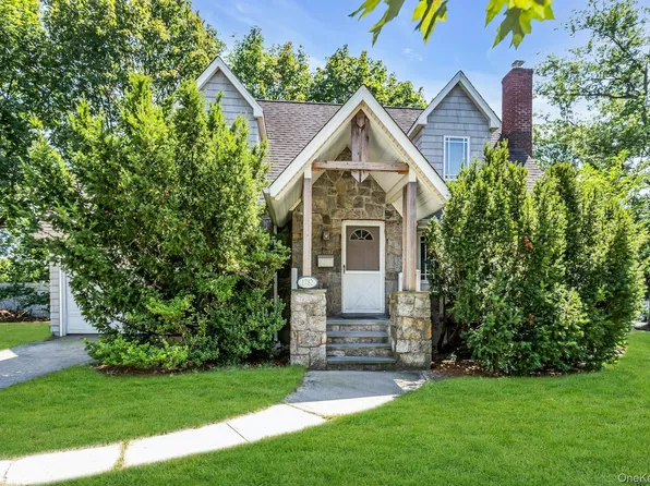 1782 Adlin Court, East Meadow, NY 11554