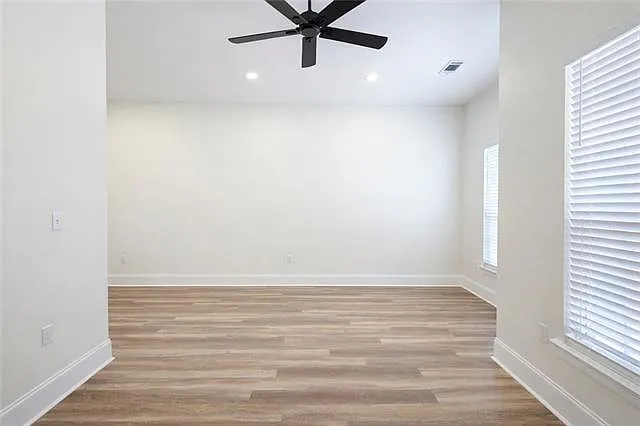 3 bed, 2.0 bath, 1277 sqft, $2,100 — Photo 2