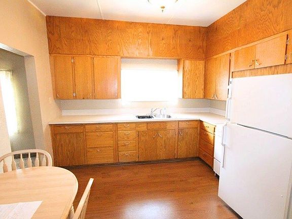 5th image of 502 10th Ave NE