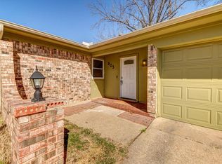 905 Kristin Ct, Arlington, TX 76012