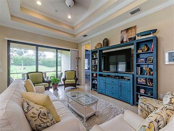 3rd image of 9093 Isla Bella Cir