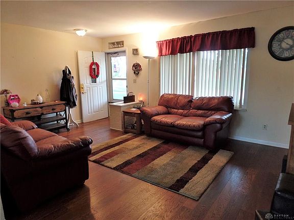 5th image of 377 Glenrose St