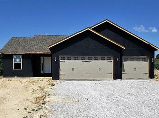 645 Lake Mead Ct, Belleville, IL 62220