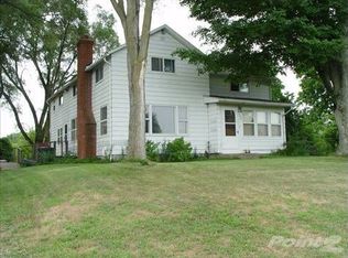 8160 Chase Lake Rd, Fowlerville, MI 48836