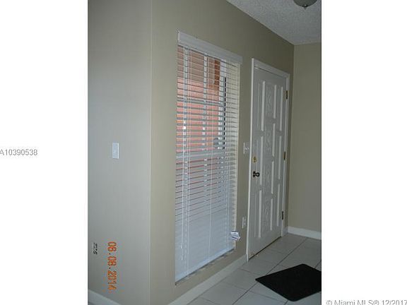 2nd image of 2050 NE 140th St APT 11