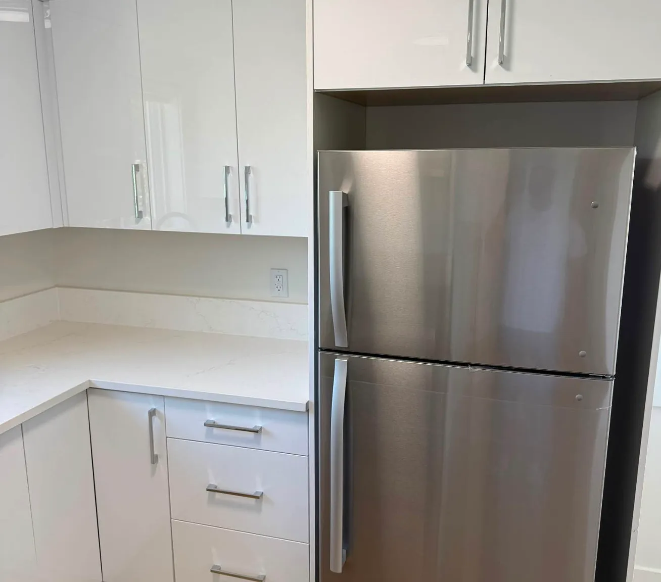 2 bed, 750 sqft, $2,300 — Photo 2