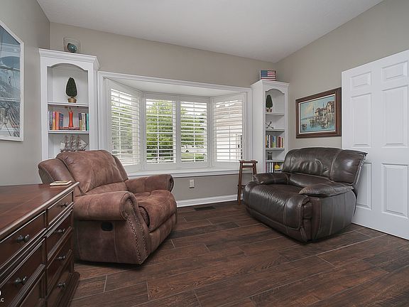 4th image of 18432 Oriental Oak Ct