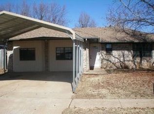 613 W Perry Dr, Mustang, OK 73064