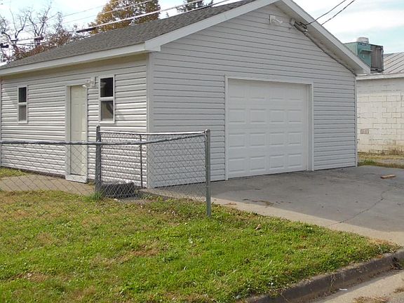 4th image of 1177 Woodland Ave