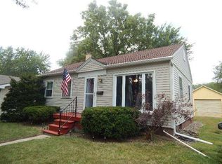 327 E Fulton St, Paxton, IL 60957