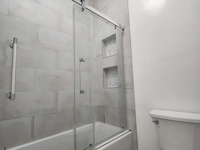 12340 Rochester Ave — Photo 14