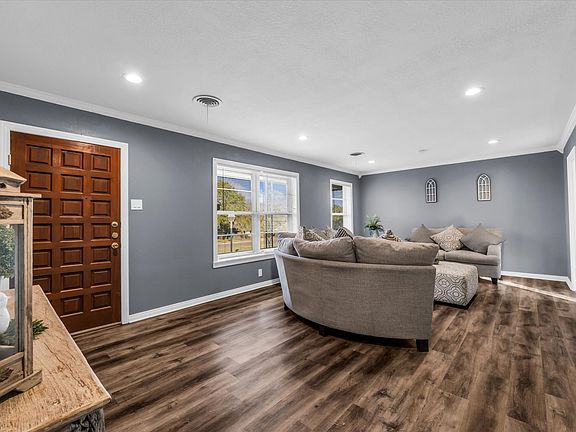 5th image of 605 Catalina Dr