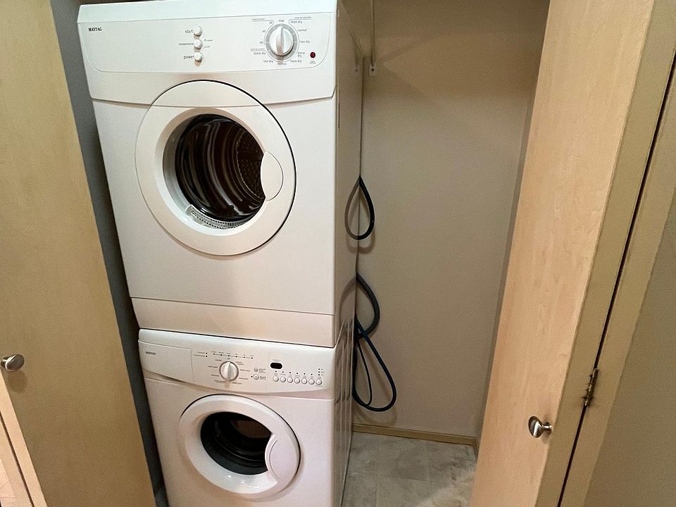 1st image of 1409 Queen Anne Ave N #404