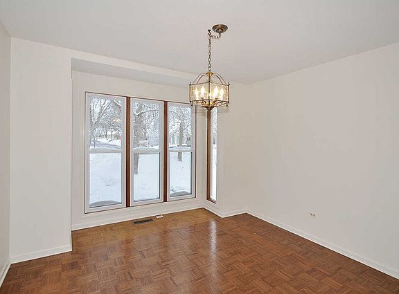 4th image of 2146 N Lake Shore Cir