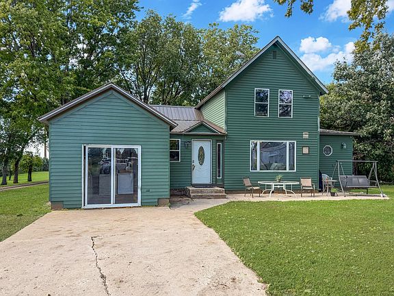 4th image of 1942 520th St