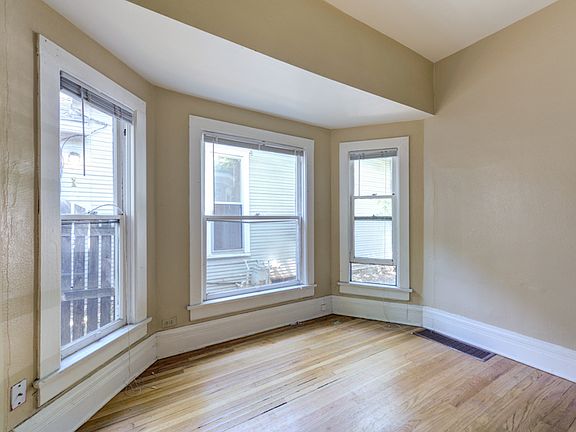 5th image of 926 Marine St #2621298