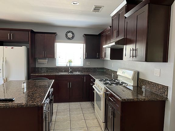 5th image of 4245 Fernwood Ave
