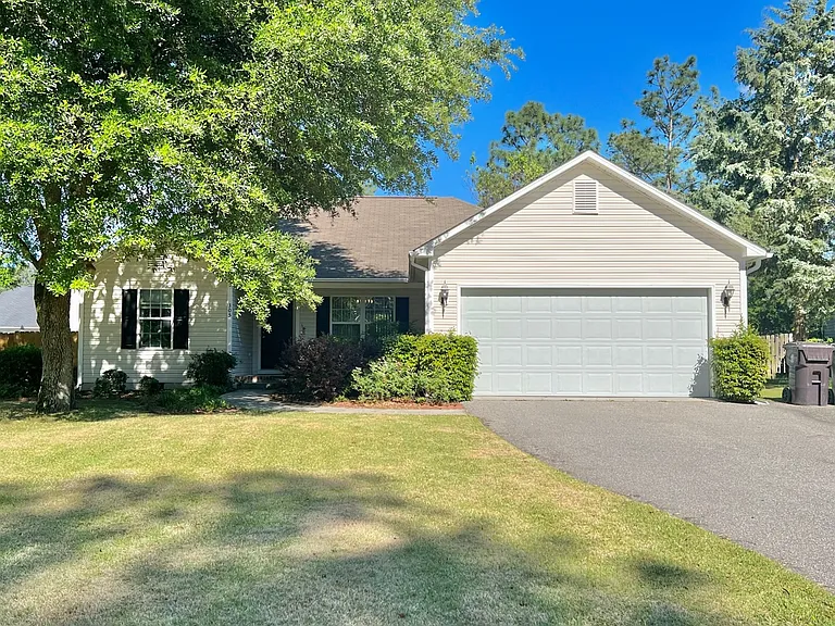 305 Woodgreen Dr — Photo 1