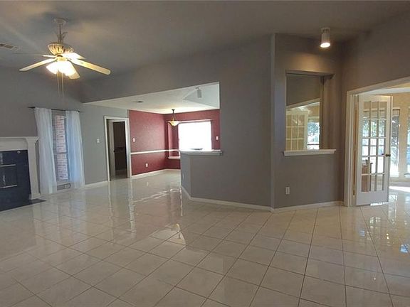 3rd image of 1020 Dartmouth Dr