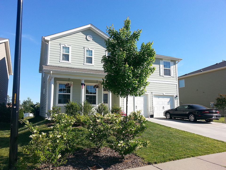 2nd image of 904 Iverton Ln