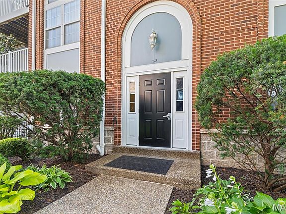 3rd image of 4235 W Pine Blvd APT 3