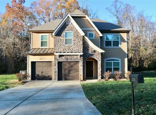 2131 Waterview Dr, Graham, NC 27253