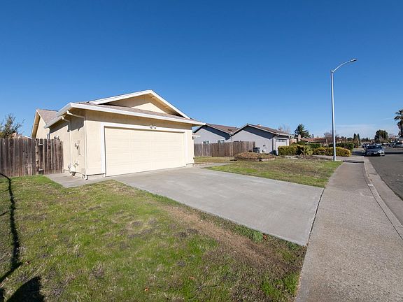 2nd image of 1002 Greylag Drive